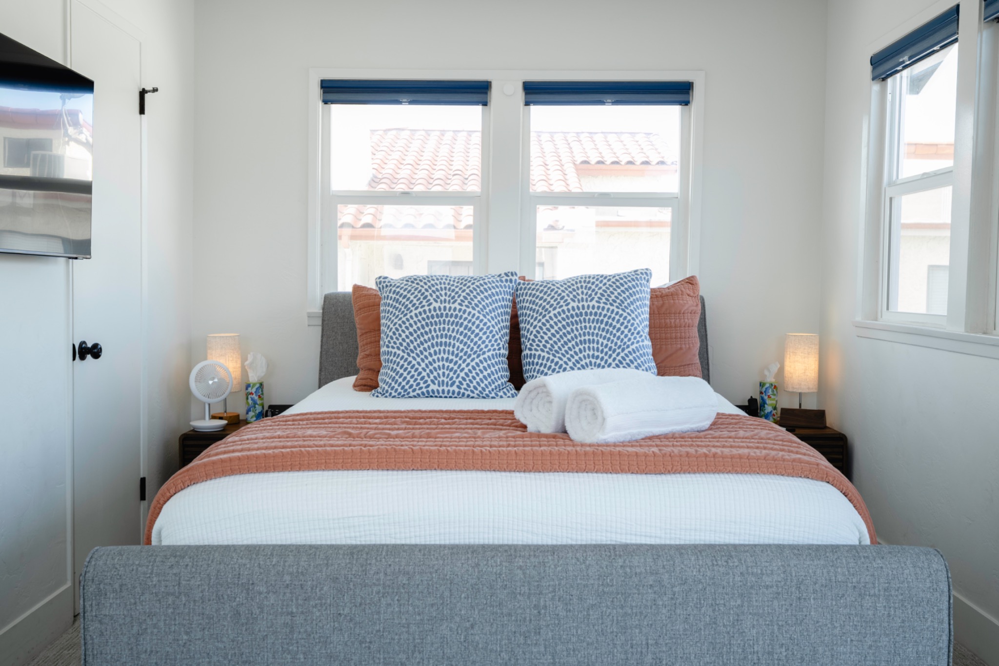 Flamingo Room queen bed