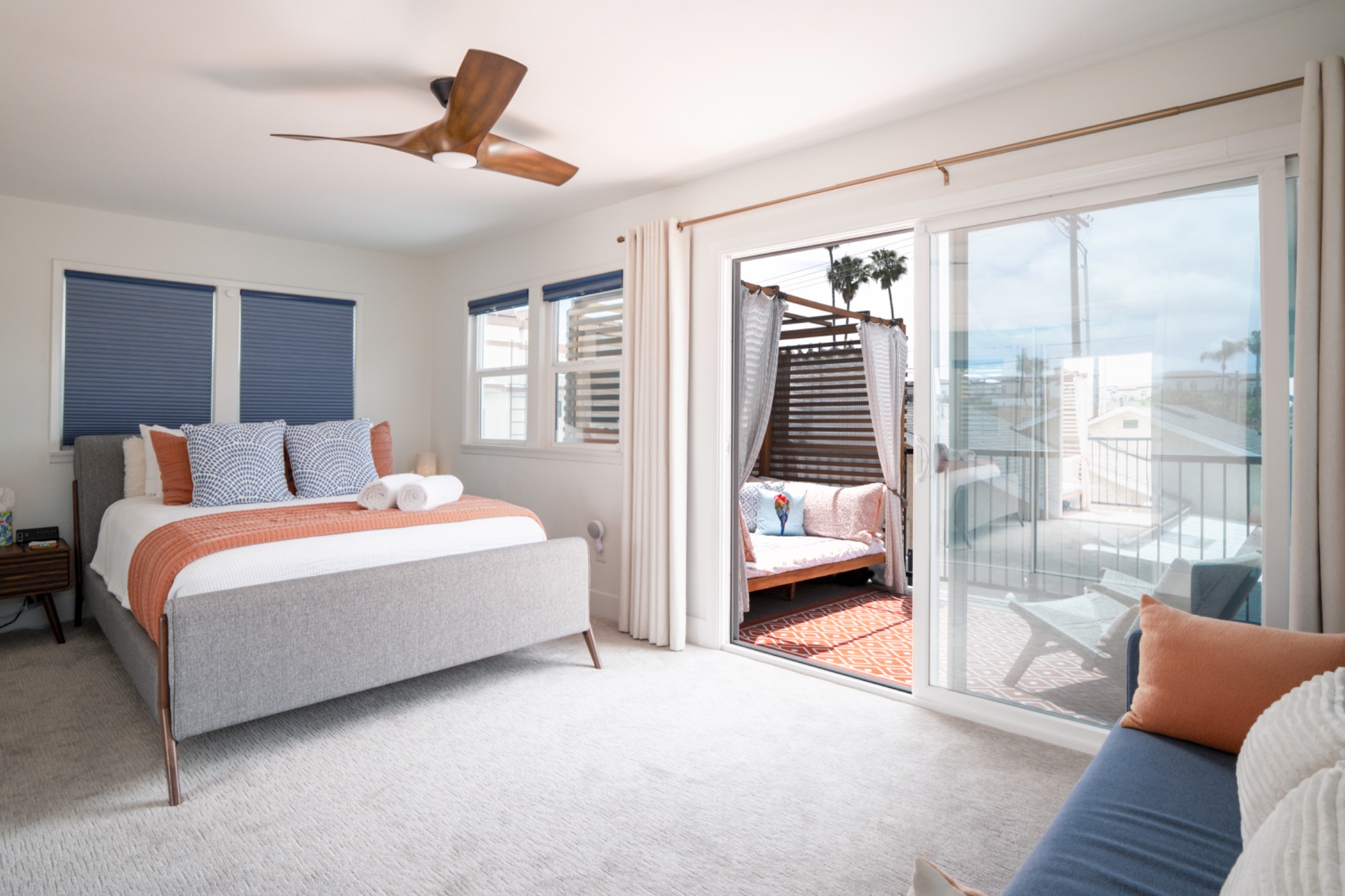 Flamingo Room interior